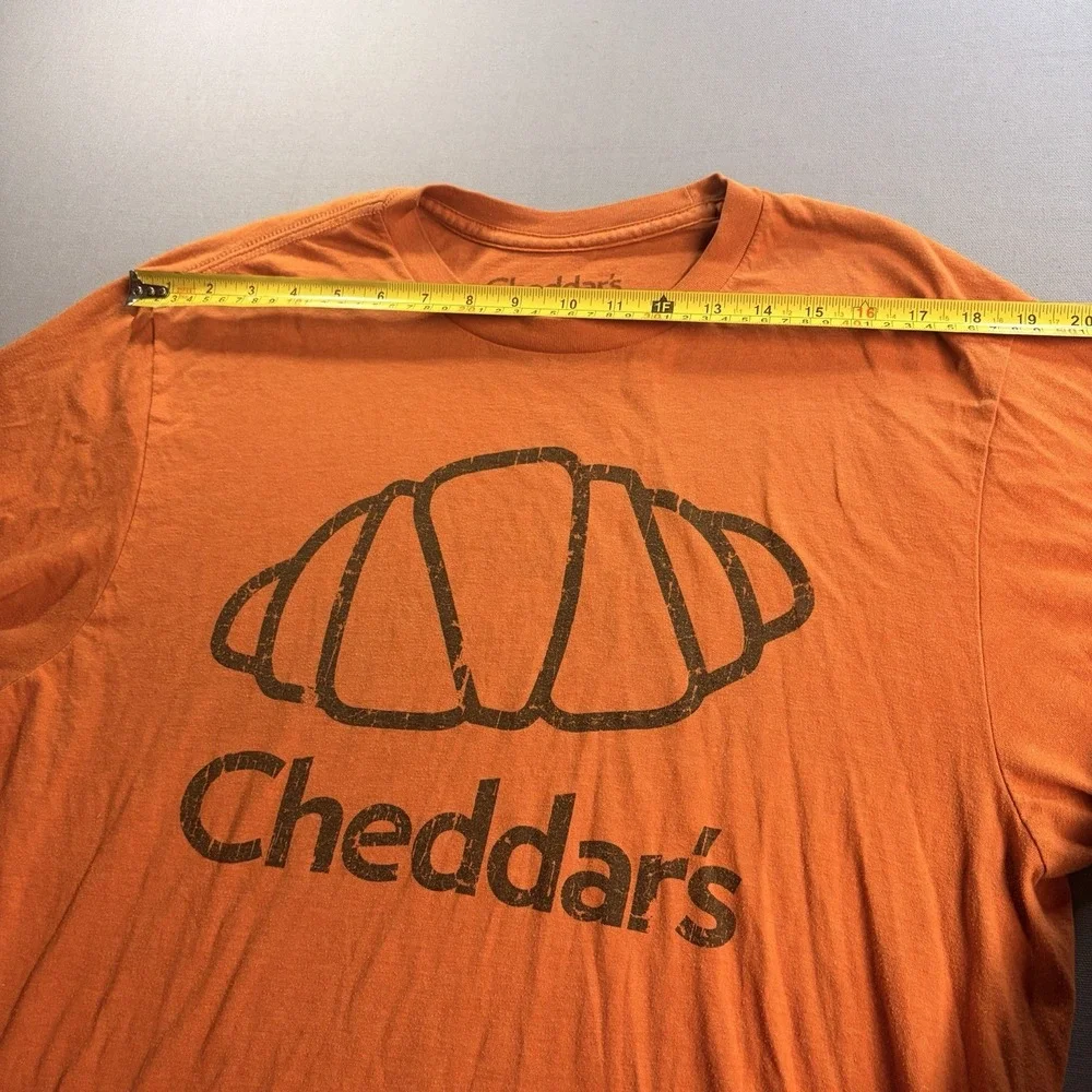 Cheddar's Scratch Kitchen T Shirt Men's Large Orange Croissant Logo Made USA